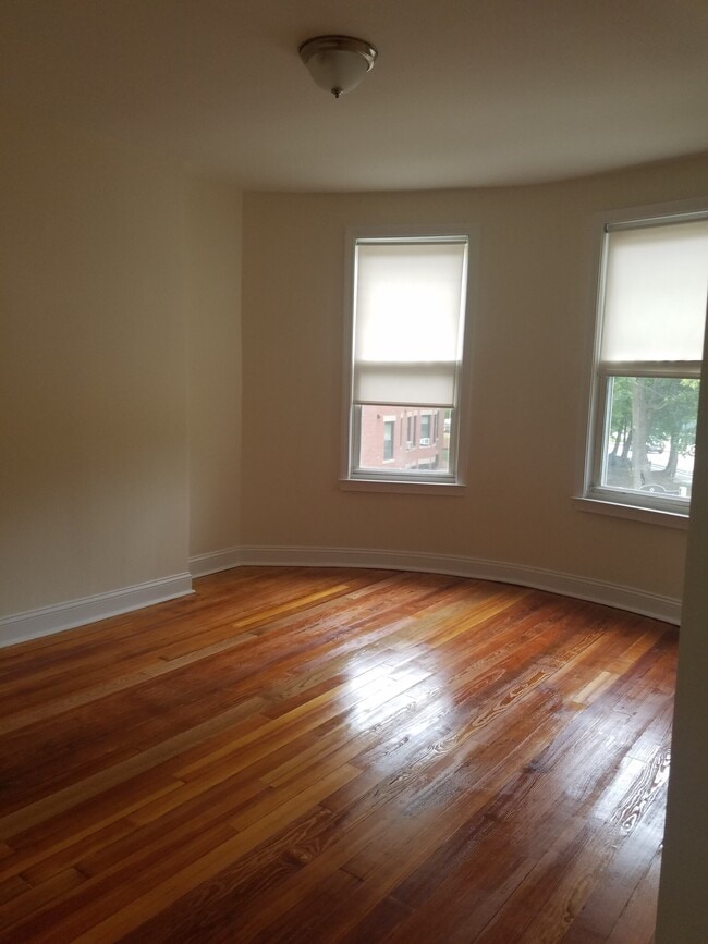 184 Walnut Ave, Unit 2 in Boston, MA - Building Photo - Building Photo
