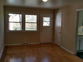 802 W Meadowview Rd in Greensboro, NC - Building Photo - Building Photo