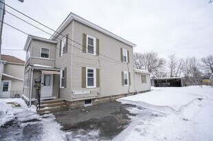 13 1/2 Weston St, Unit 2 in Wilbraham, MA - Building Photo