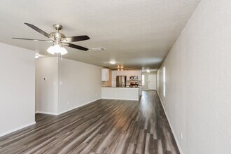 8944 Yorkshire Way in San Antonio, TX - Building Photo - Building Photo
