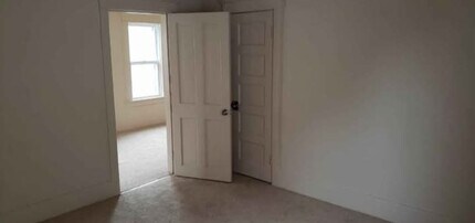 1008 W 7th St, Unit 2nd Floor in Erie, PA - Building Photo - Building Photo