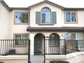 2015 E Harvard Privado in Ontario, CA - Building Photo