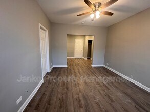 5647 W Washington Blvd in Chicago, IL - Building Photo - Building Photo