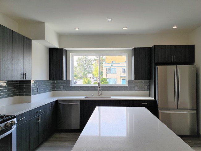 318 N Wilton Pl, Unit Apt A in Los Angeles, CA - Foto de edificio - Building Photo