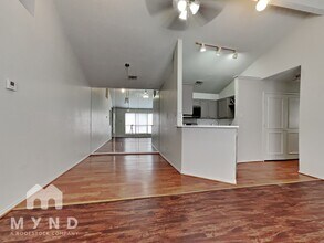 2216 Summer Day Dr in Arlington, TX - Foto de edificio - Building Photo