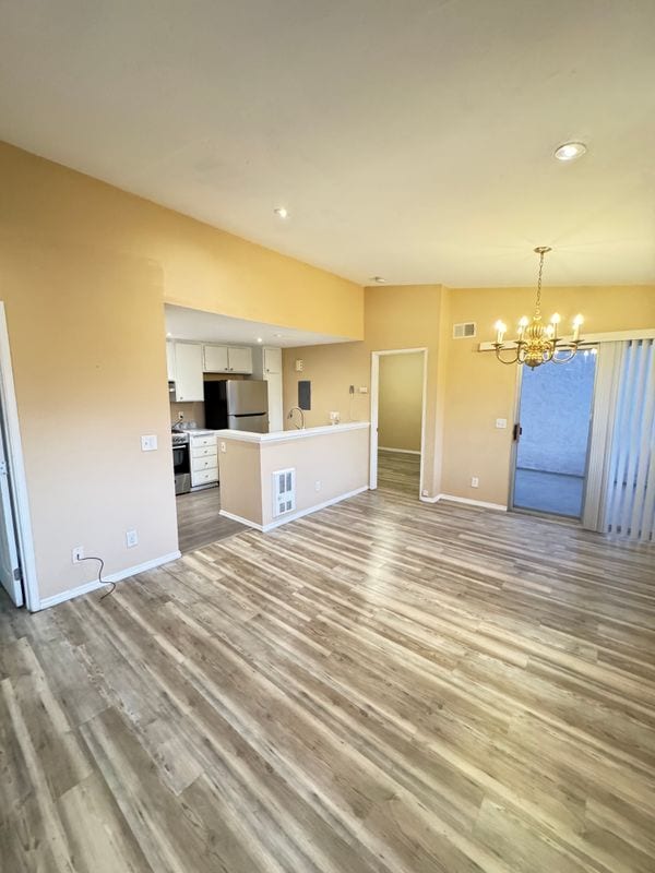 883 W San Ysidro Blvd in San Diego, CA - Building Photo - Building Photo
