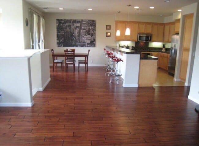 2095 Samaritan Dr in San Jose, CA - Foto de edificio - Building Photo