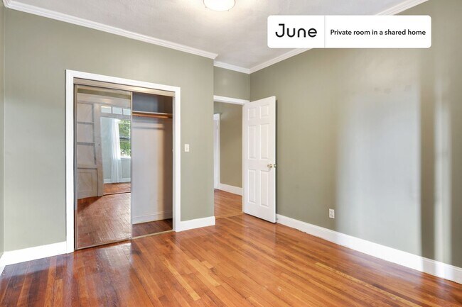 Private bedroom in 3 bed/2 bath Home in Boston, MA - Building Photo - Building Photo