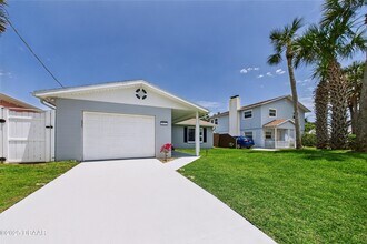 4035 Oriole Ave in Port Orange, FL - Building Photo - Building Photo