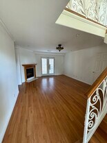 923 Royal Oaks Dr in Monrovia, CA - Building Photo