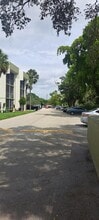 4255 N University Dr in Sunrise, FL - Building Photo - Building Photo
