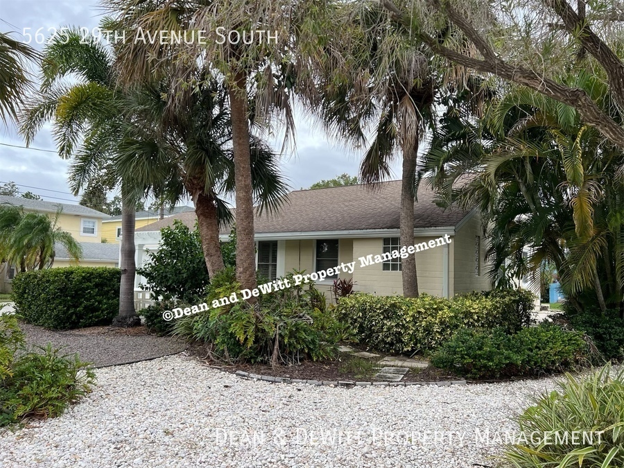 5625 29th Ave S in Gulfport, FL - Building Photo