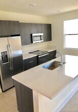 10419 NW 82nd St, Unit 6 in Doral, FL - Building Photo - Building Photo