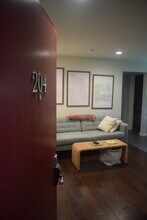 3110 Red River St, Unit 204 in Austin, TX - Foto de edificio - Building Photo
