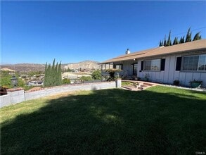 7885 Marilyn Dr in Corona, CA - Foto de edificio - Building Photo