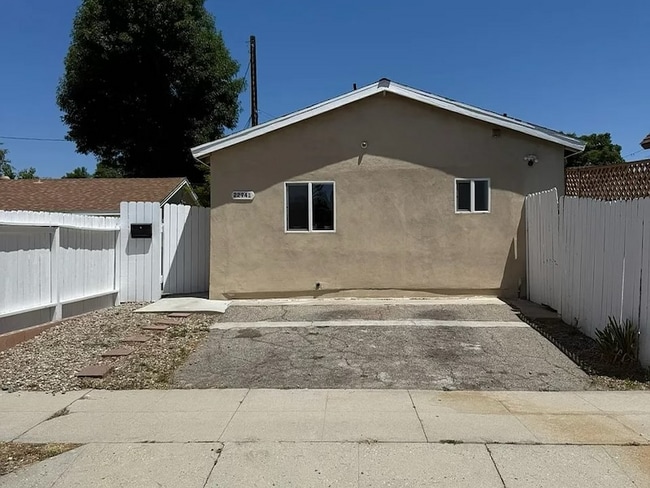 22941 Runnymede St
