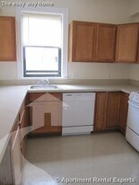 881 Massachusetts Ave in Cambridge, MA - Building Photo