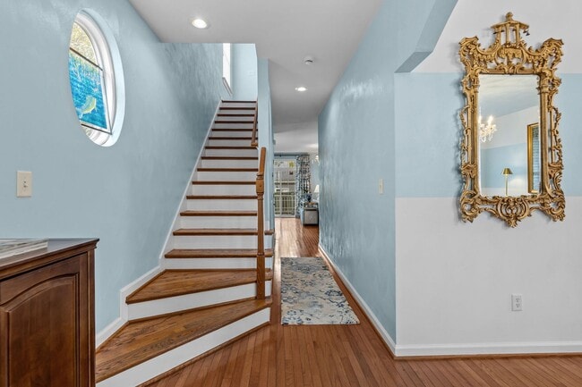 property at 1405 Longwood Dr