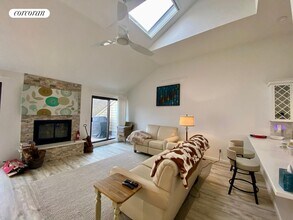 52 Fairway Pl in Montauk, NY - Building Photo - Building Photo