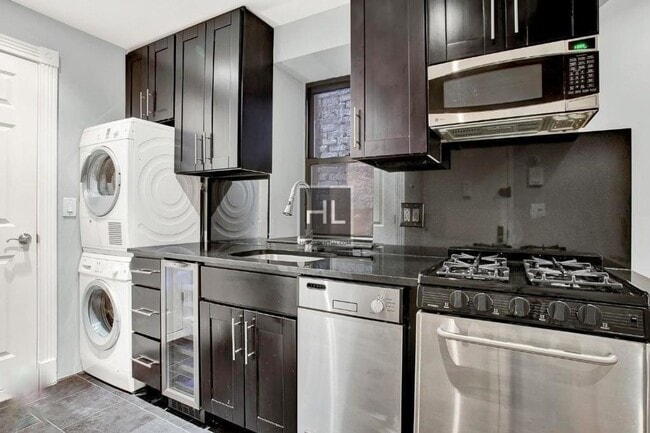 BARROW ST., Unit LL in New York, NY - Building Photo - Building Photo