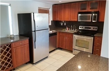 6865 Bay Dr-Unit -13 in Miami Beach, FL - Building Photo - Building Photo
