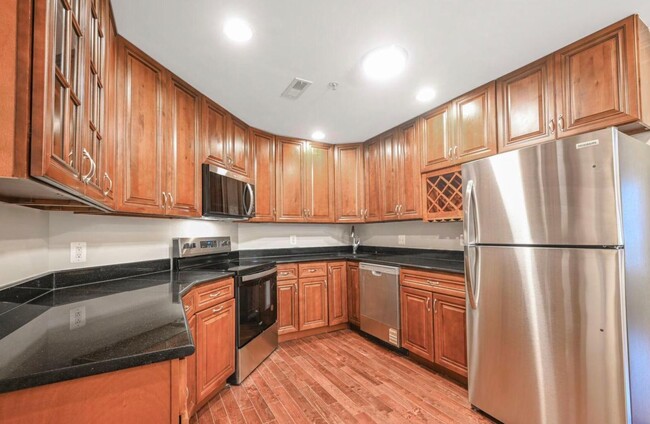 320 61st St NE in Washington, DC - Building Photo - Building Photo