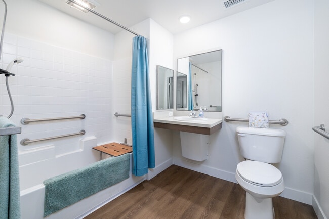 South River Village in Oceanside, CA - Foto de edificio - Interior Photo