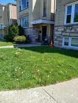 3019 W 71st St in Chicago, IL - Building Photo