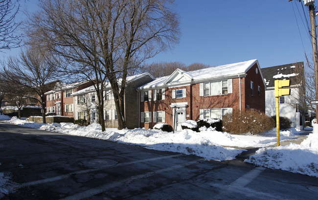 Colonial Terrace in Salem, MA - Foto de edificio - Building Photo