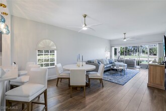 555 Augusta Blvd in Naples, FL - Foto de edificio - Building Photo