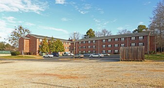 Lancaster Manor in Lancaster, SC - Building Photo