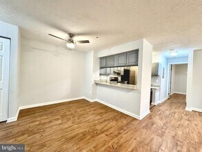 12201 St Peter Ct in Germantown, MD - Building Photo - Building Photo