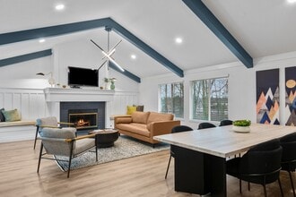 Aspire Apartments at Mountlake Terrace in Mountlake Terrace, WA - Foto de edificio - Building Photo