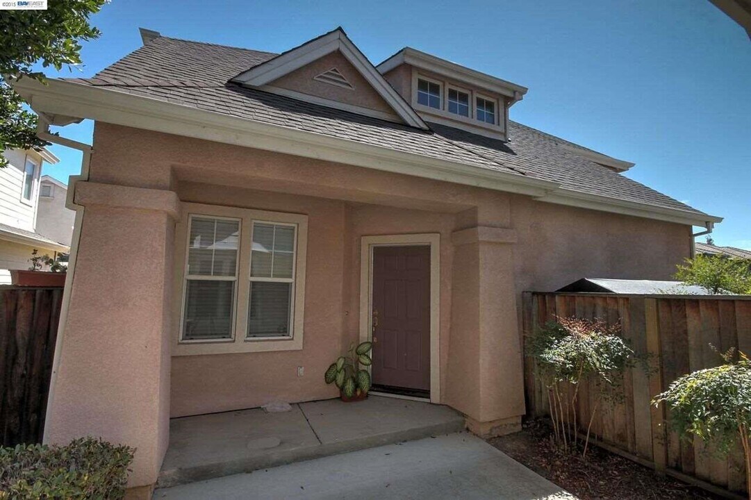 6153 St Andrews Way in Livermore, CA - Building Photo