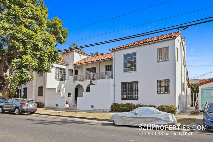 1462 S Holt Ave in Los Angeles, CA - Building Photo