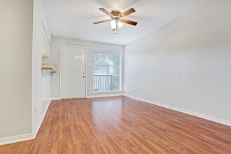 3414 Garrott St-Unit -5 in Houston, TX - Building Photo - Building Photo