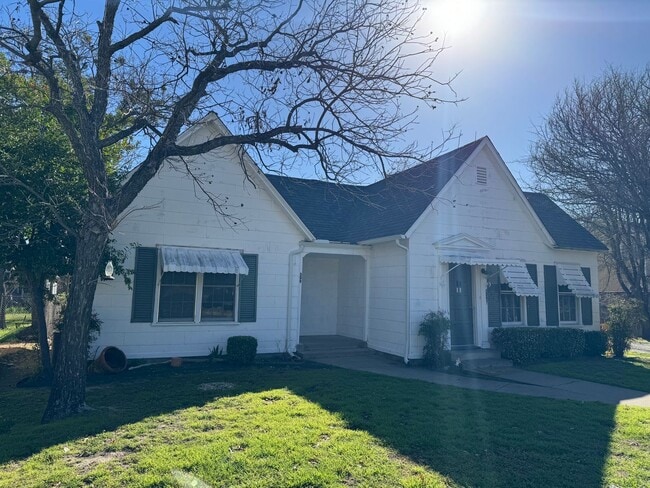 property at 309 S Alamo St
