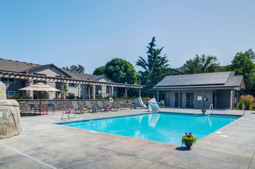 River Terrace in Eugene, OR - Building Photo