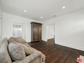 743 N Orange Dr in Los Angeles, CA - Building Photo - Building Photo