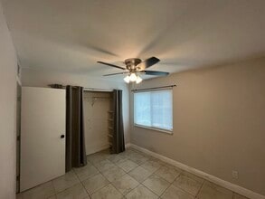 403 Hayden Rd, Unit 230 in Tallahassee, FL - Foto de edificio - Building Photo