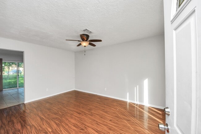12610 Chiswick Rd