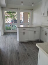 5306 Romaine Street in Los Angeles, CA - Building Photo - Building Photo