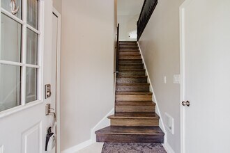 313 Sheffield Dr in Schaumburg, IL - Building Photo - Building Photo
