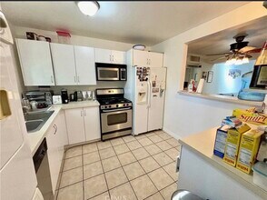 18350 Hatteras St, Unit 260 in Tarzana, CA - Building Photo - Building Photo