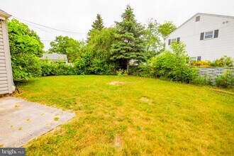 300 MacClelland Ave in Glassboro, NJ - Building Photo - Building Photo