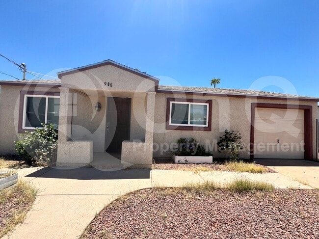 property at 906 E Halcyon Rd