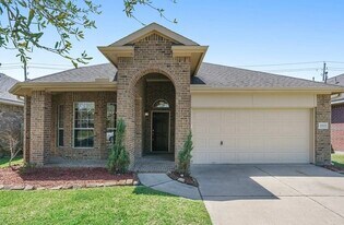 2313 Cantabria Ln in League City, TX - Building Photo