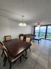 20379 W Country Club Dr in Aventura, FL - Building Photo - Building Photo