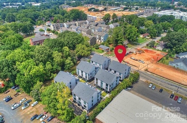 215 Freeland Ln in Charlotte, NC - Building Photo - Building Photo