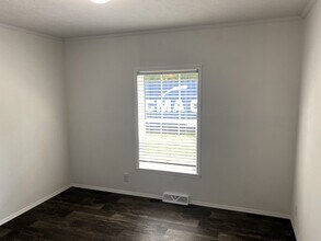 308 Elm Ave, Unit B in Sheridan, IN - Building Photo - Building Photo